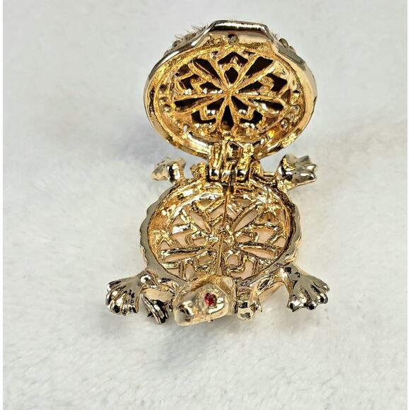 Vintage Turtle Brooch-Locket Faux Fur Shell Gold Tone Body Art Deco Style - Picture 2 of 8